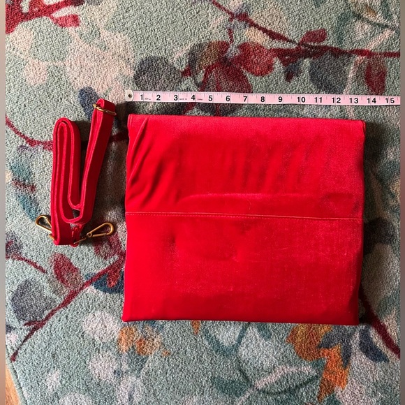 Street Level Vibrant Red Clutch/Purse - Picture 6 of 9